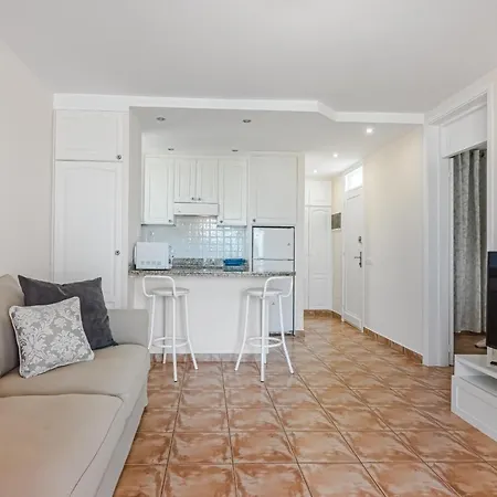 Apartment Apart America - 150 Meters From The Beach, Free Wi-Fi Arona  Exterior photo